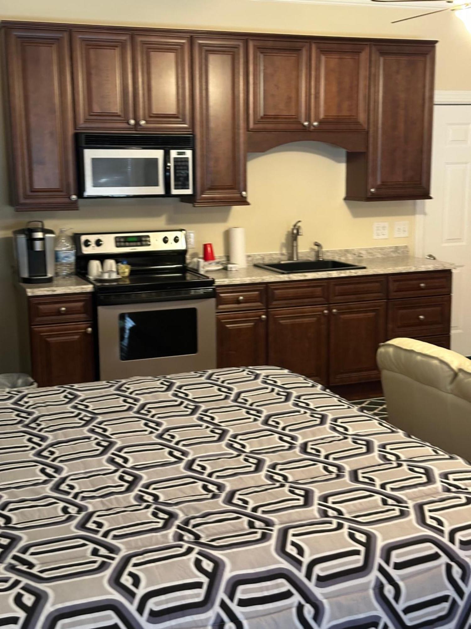 Moorefield Suites Greensboro East McLeansville Екстер'єр фото
